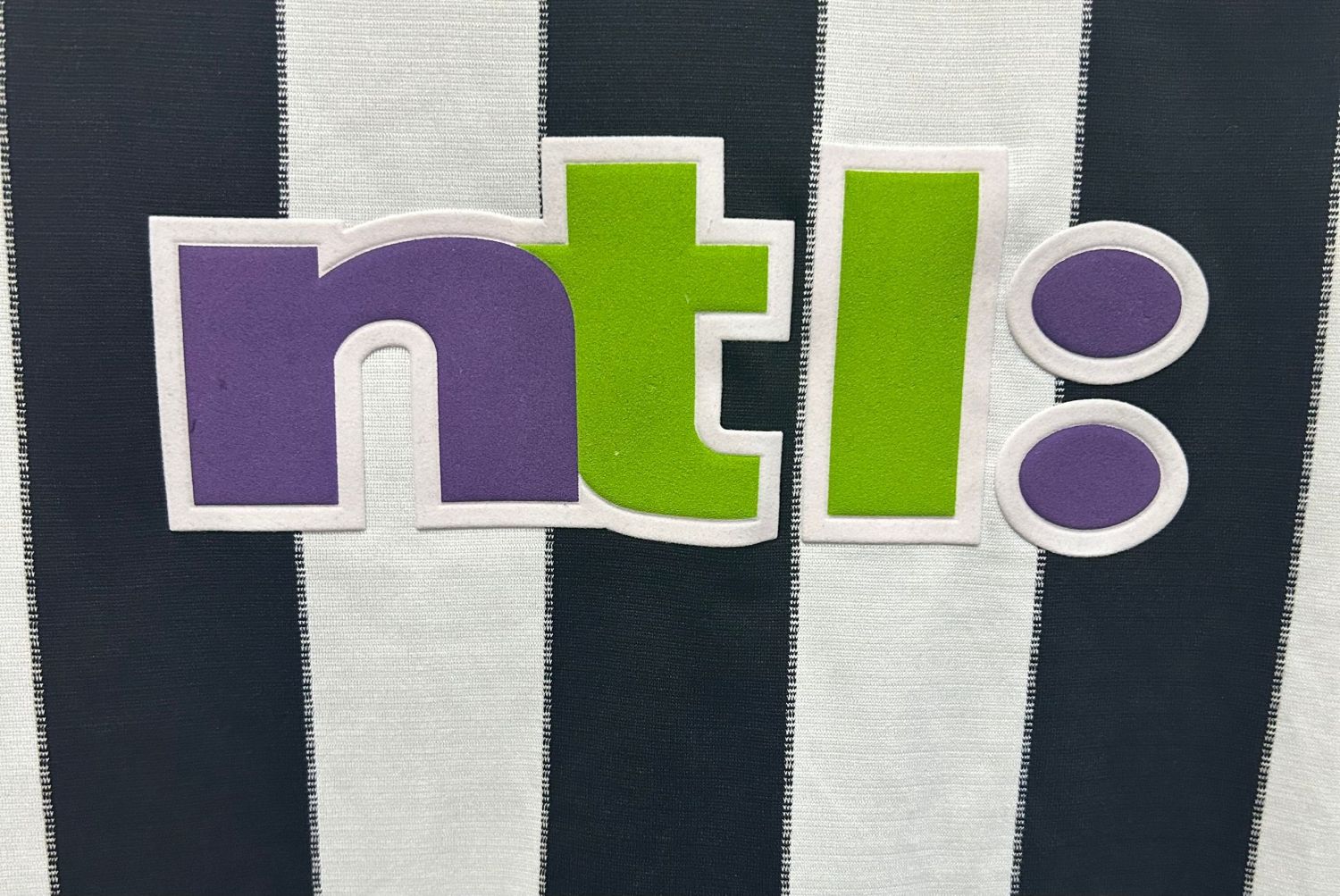 Newcastle United Home Retro Jersey 2000/01