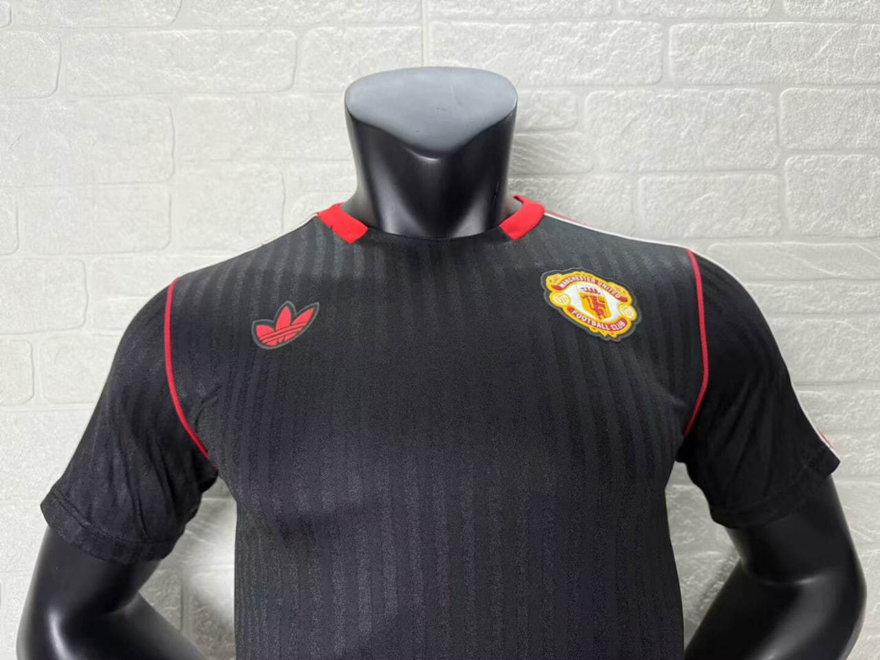 Manchester United Icons Black Player Jersey 25/26