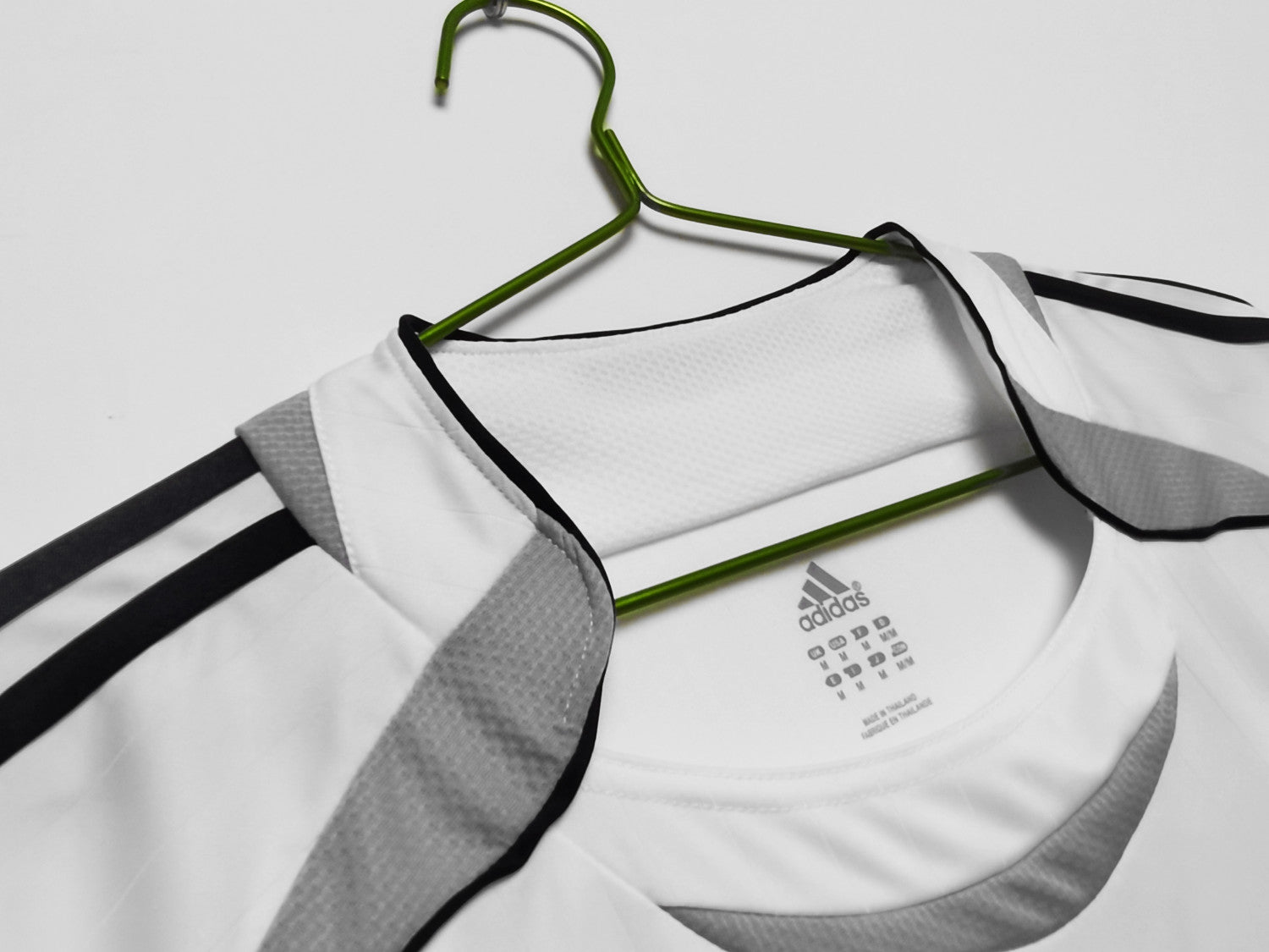 Real Madrid Home Long Sleeve Retro Jersey 2006/07