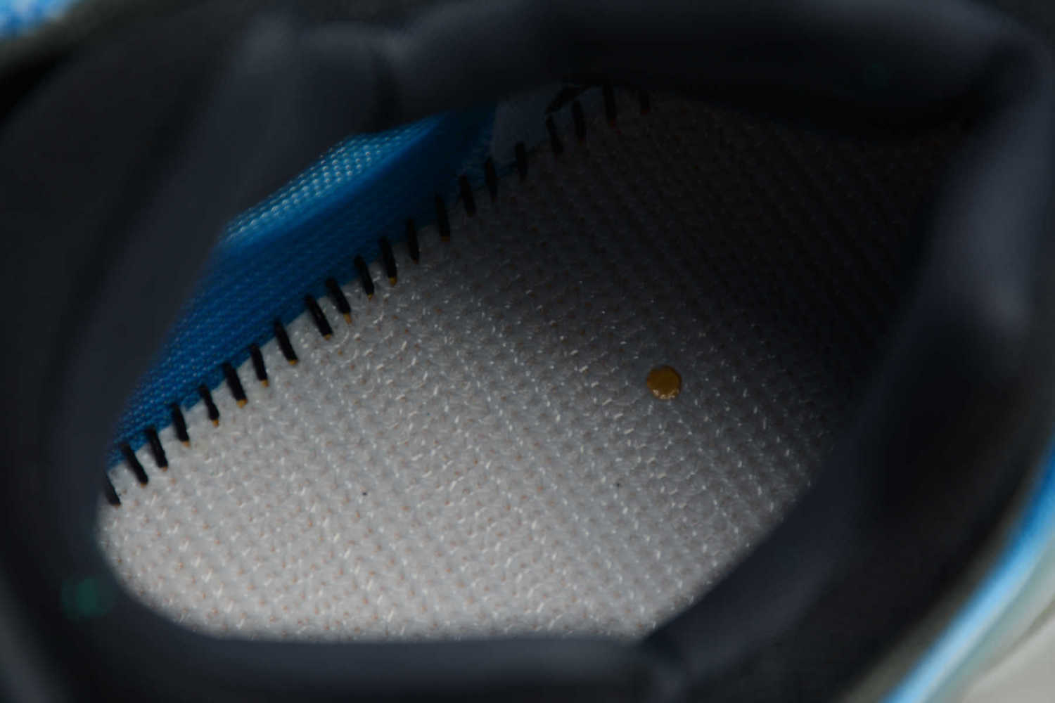 Yeezy Boost 700V3 Arzare G54850