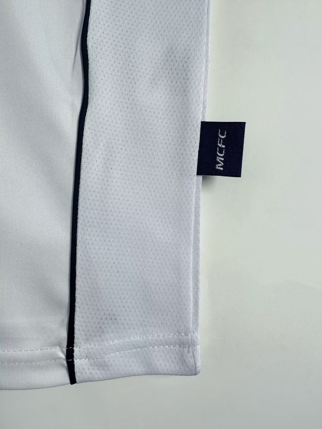 Manchester City Away Retro Jersey 2002/03