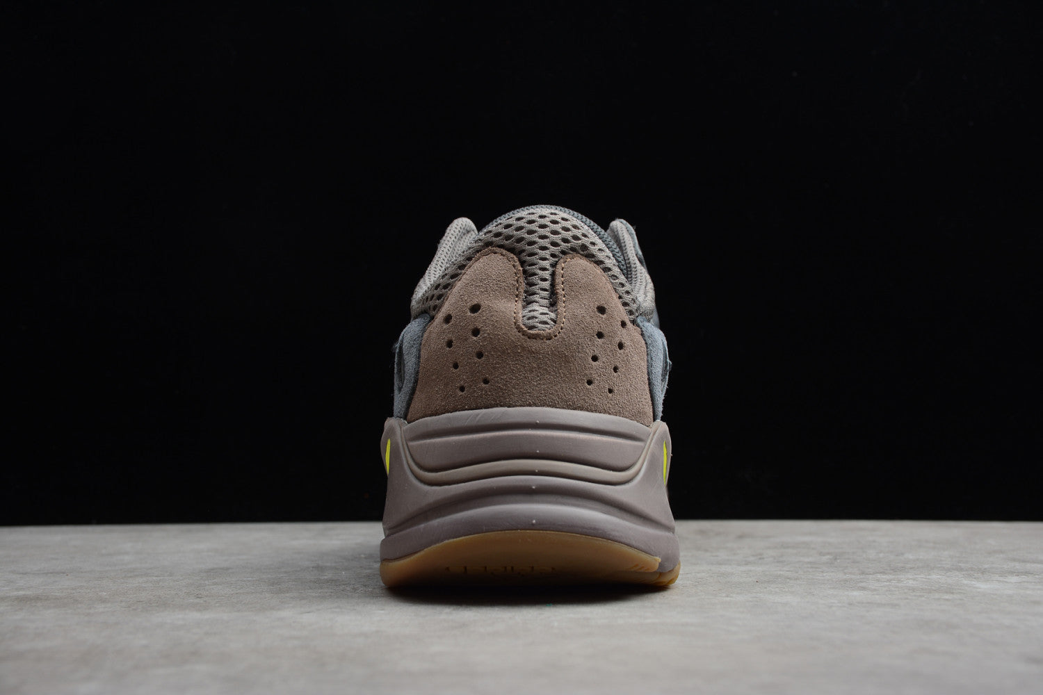 Kanye West x Adidas Yeezy Runner Boost 700 “Mauve” EE9614