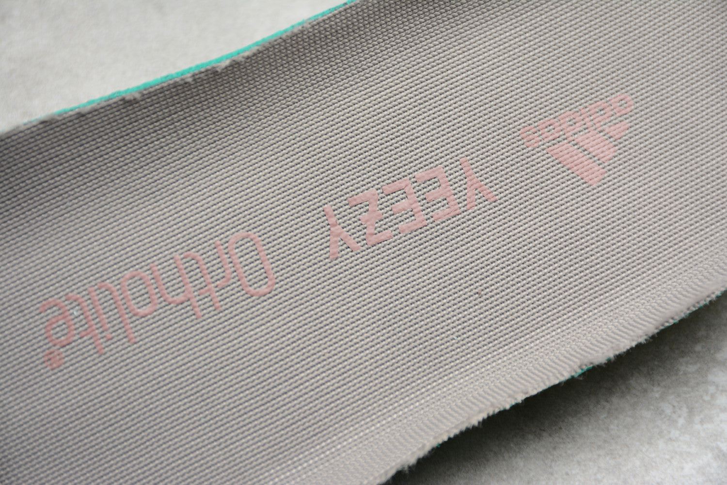 Yeezy Boost 700 V2“Geode” Brown EG6860