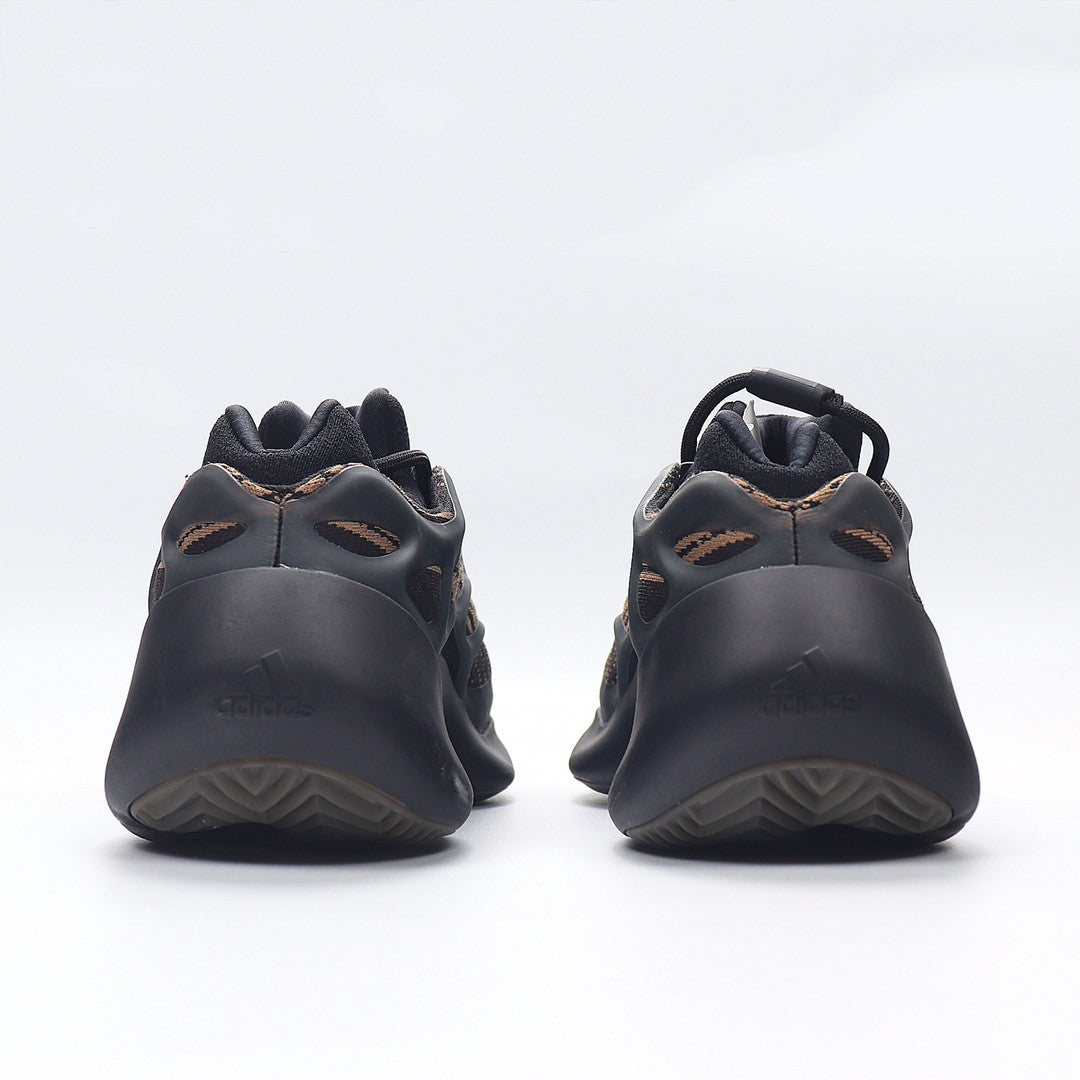 Yeezy Boost 700V3“Clay Brown” GY0189