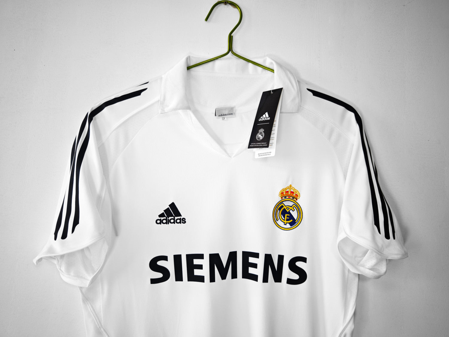Real Madrid Home Retro Jersey 2005/06
