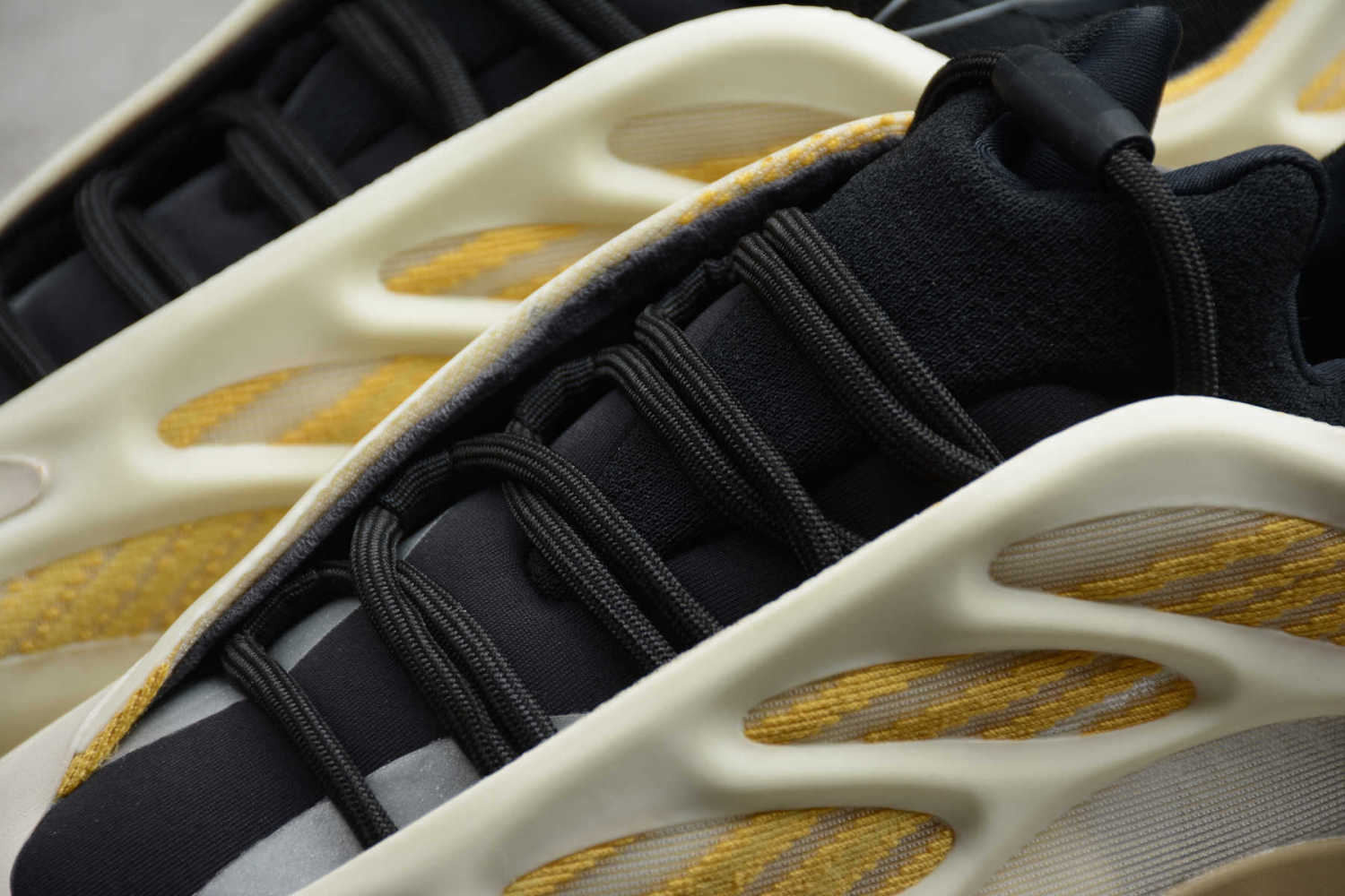 Yeezy Boost 700 V3 “Srphym” G54853