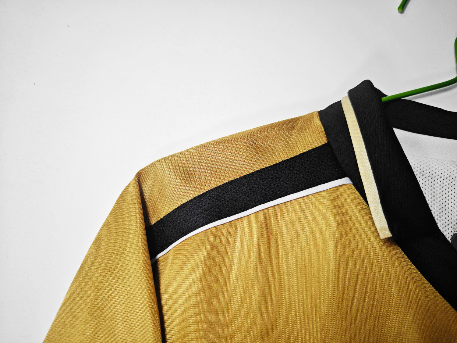 Manchester United 2001/02 Reversible Centenary Retro Jersey