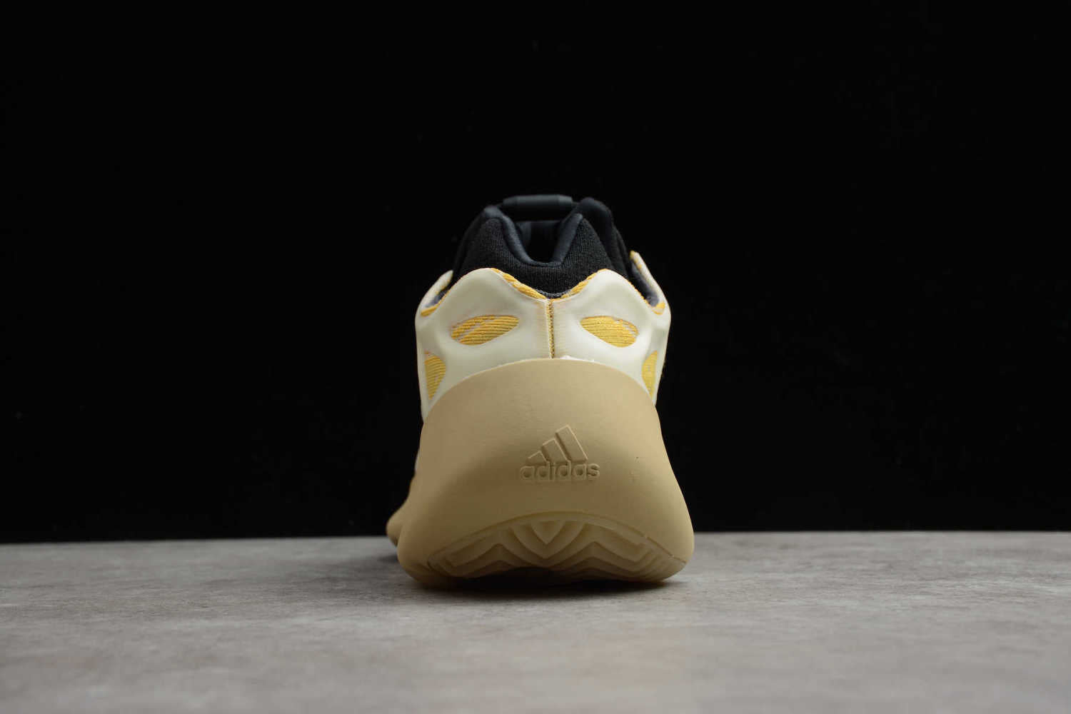 Yeezy Boost 700 V3 “Srphym” G54853