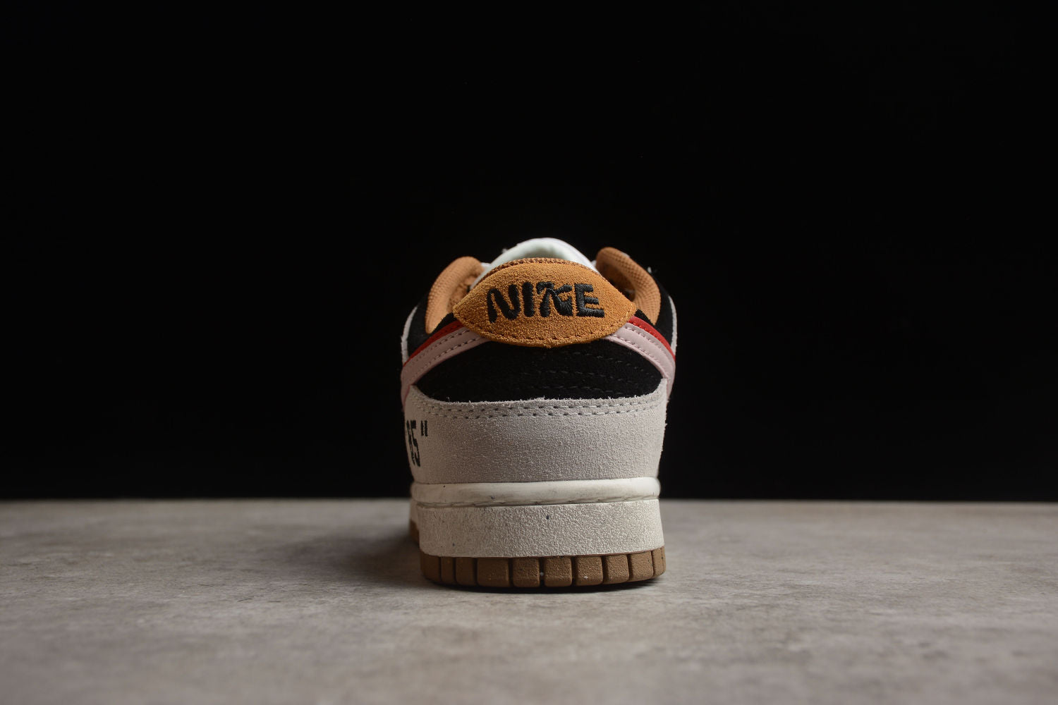 SB Dunk Low SE 85 DO9457-126