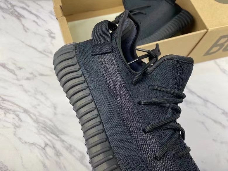 Yeezy Boost 350 V2 Onyx HQ4540