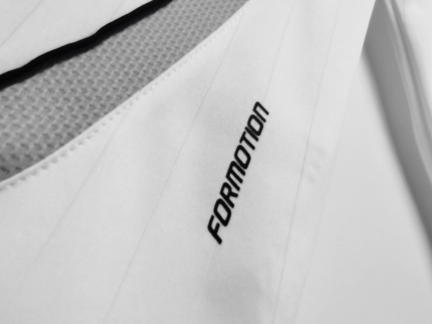 Real Madrid Home Long Sleeve Retro Jersey 2006/07