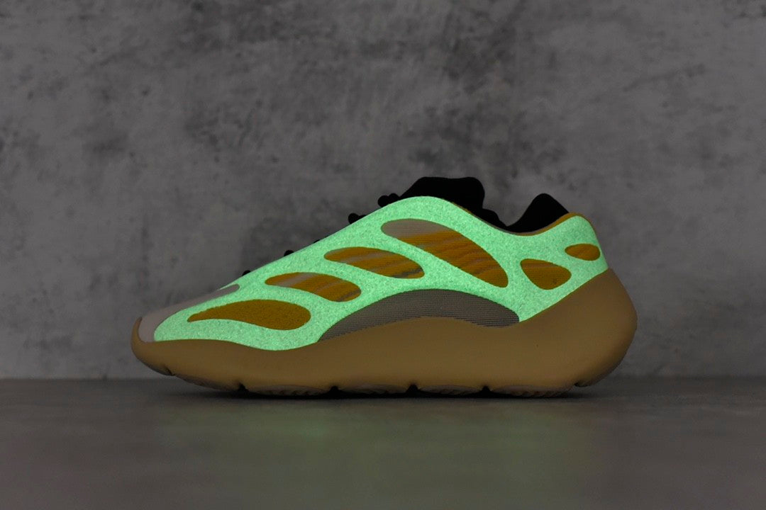 Yeezy Boost 700 V3 “Srphym” G54853