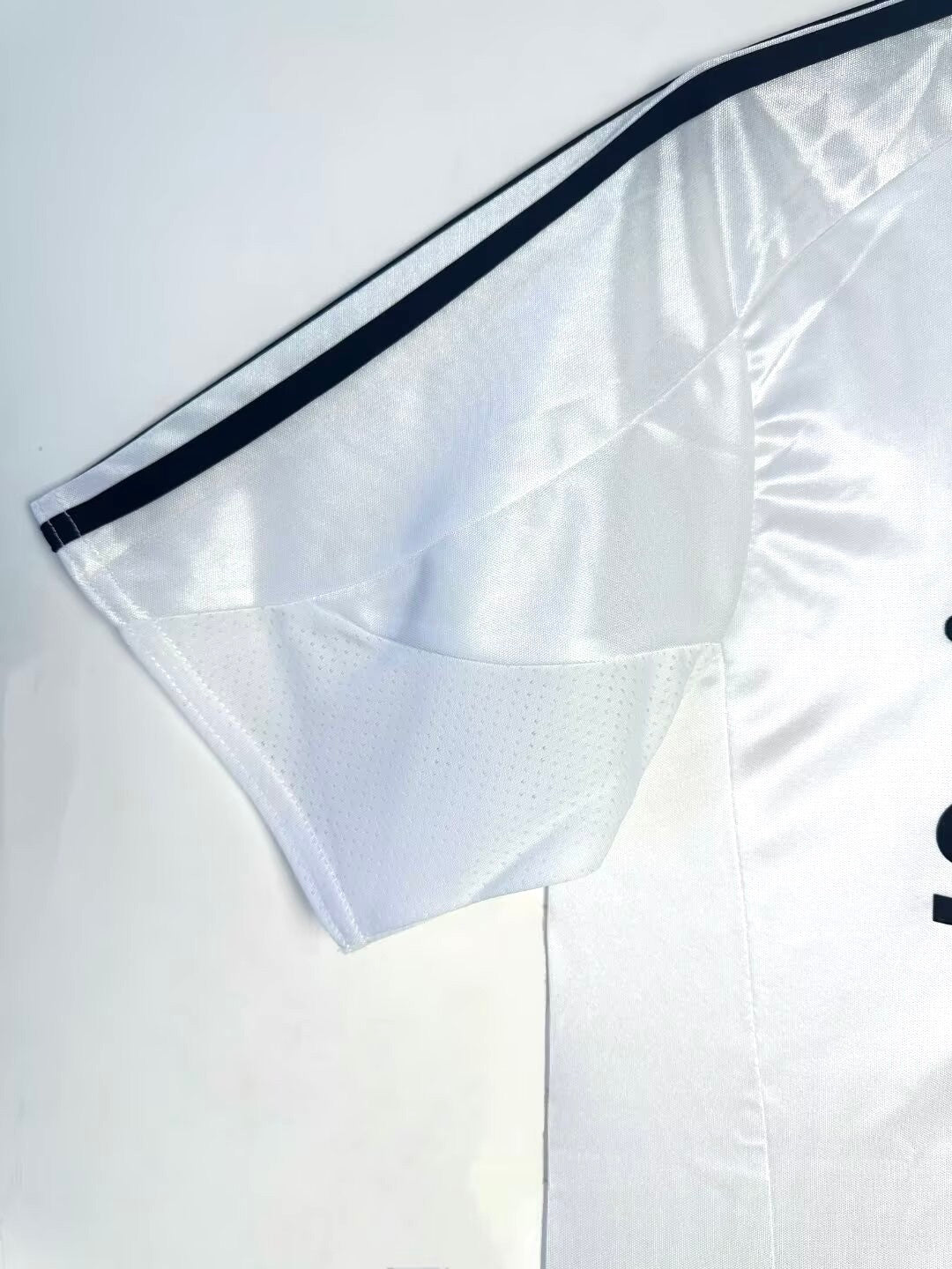 Real Madrid Home Retro Jersey 2004/05