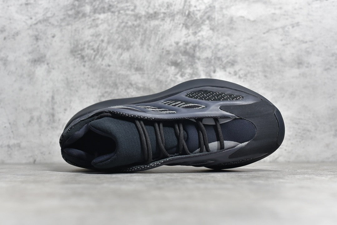 Yeezy Boost 700V3 Black H67799