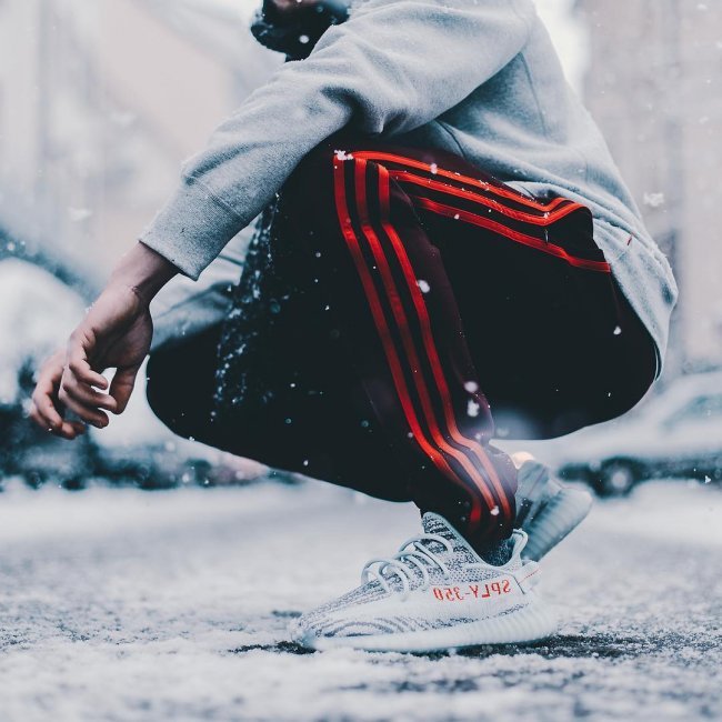 Yeezy Boost 350V2 “Blue Tint” B37571