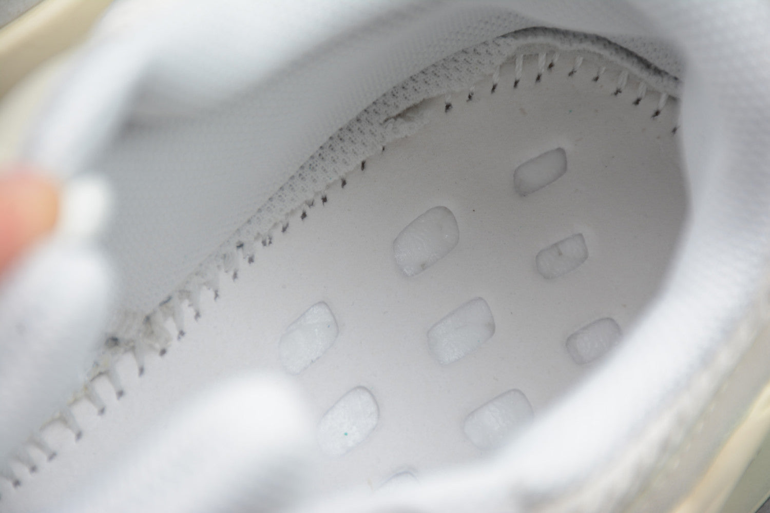 Yeezy Boost 700 White Gray EG7596