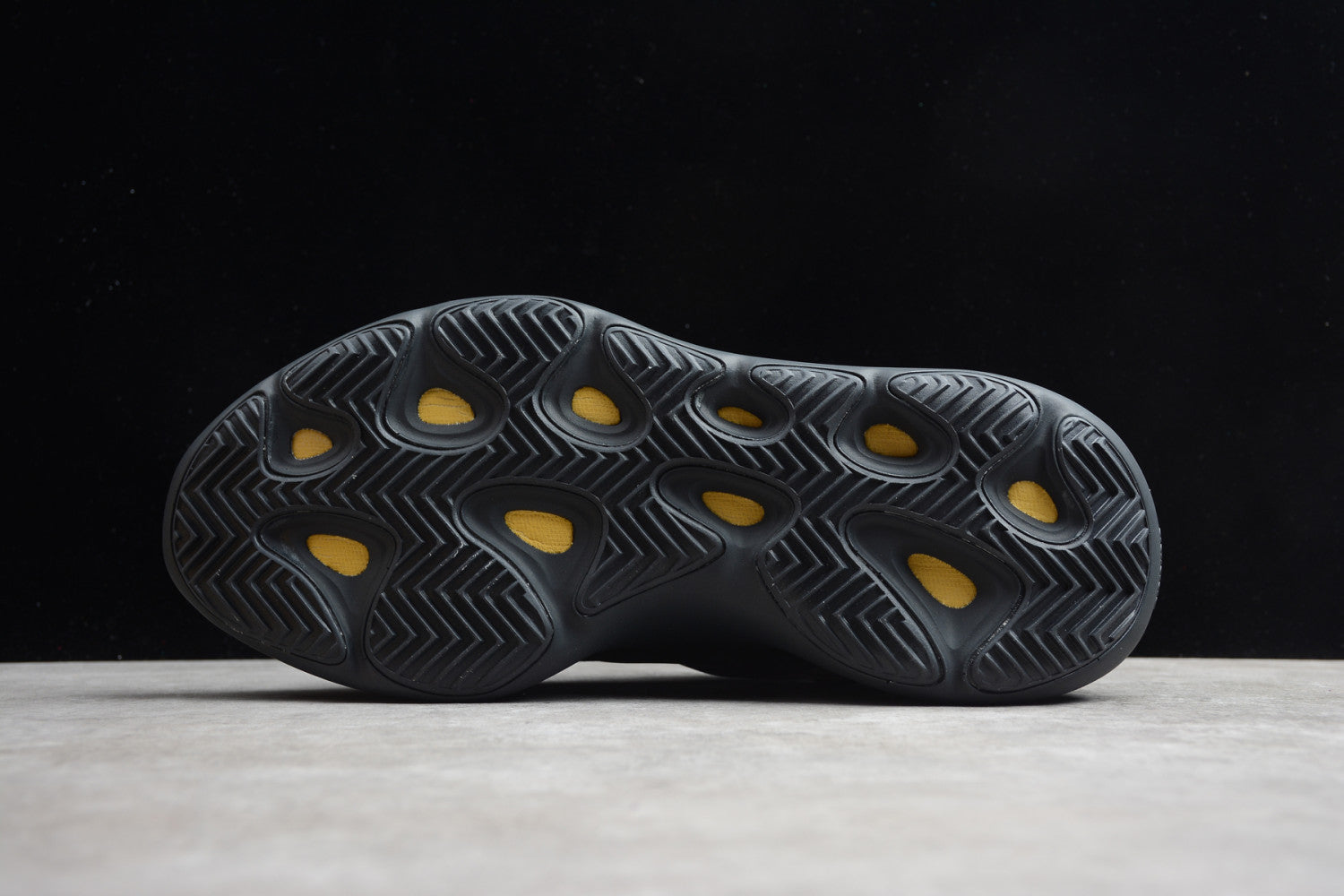 Yeezy Boost 700V3 Black H67799