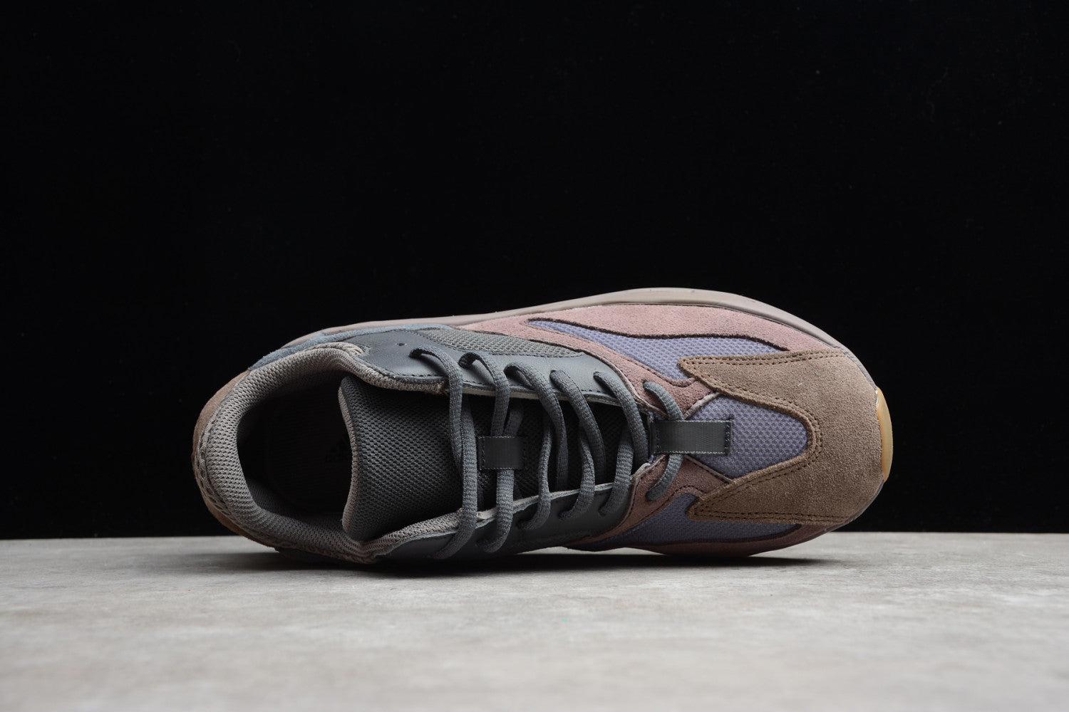 Kanye West x Adidas Yeezy Runner Boost 700 “Mauve” EE9614