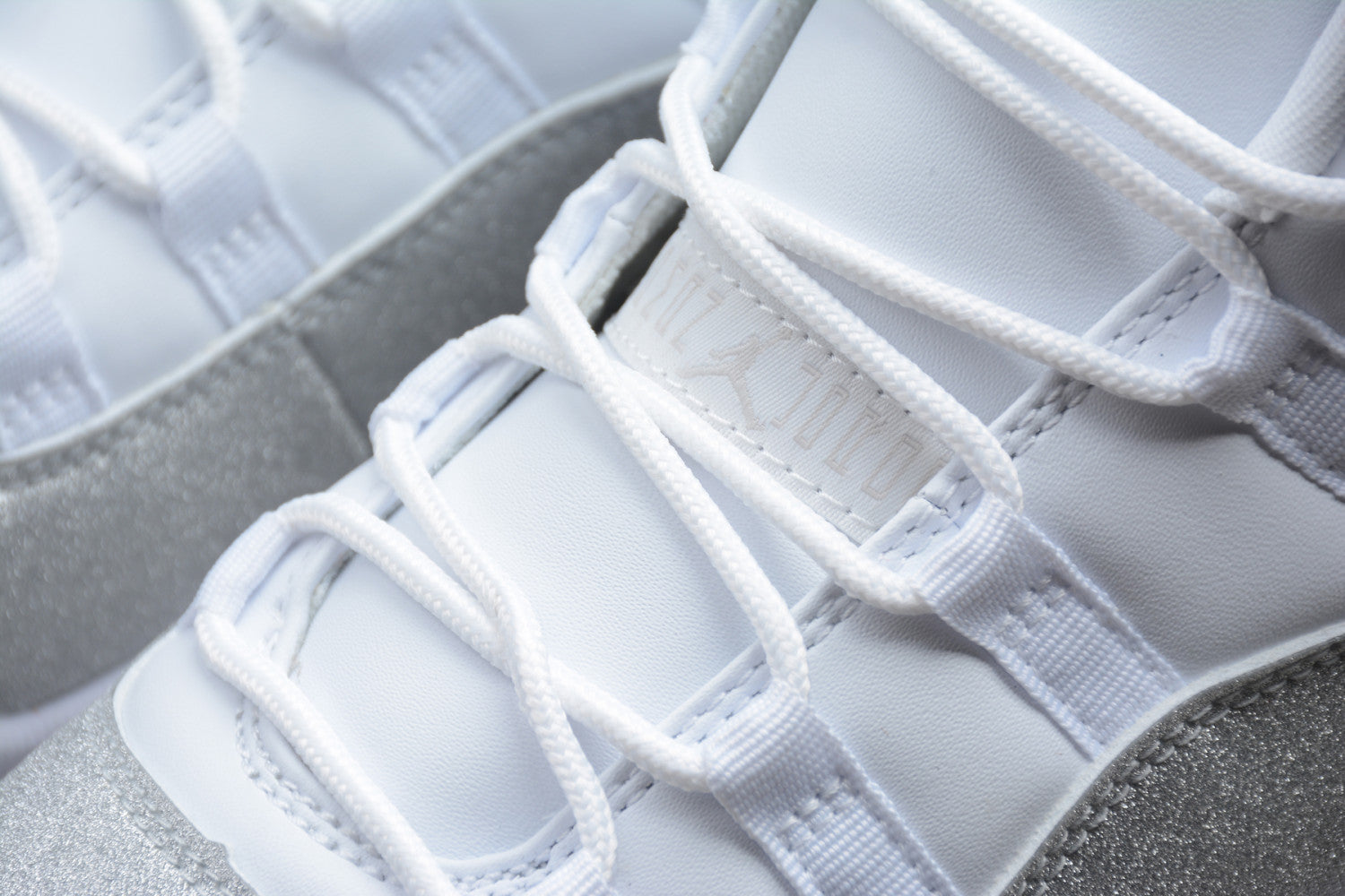 Air Jordan 11 WMNS “Metallic Silver” AR0715-100