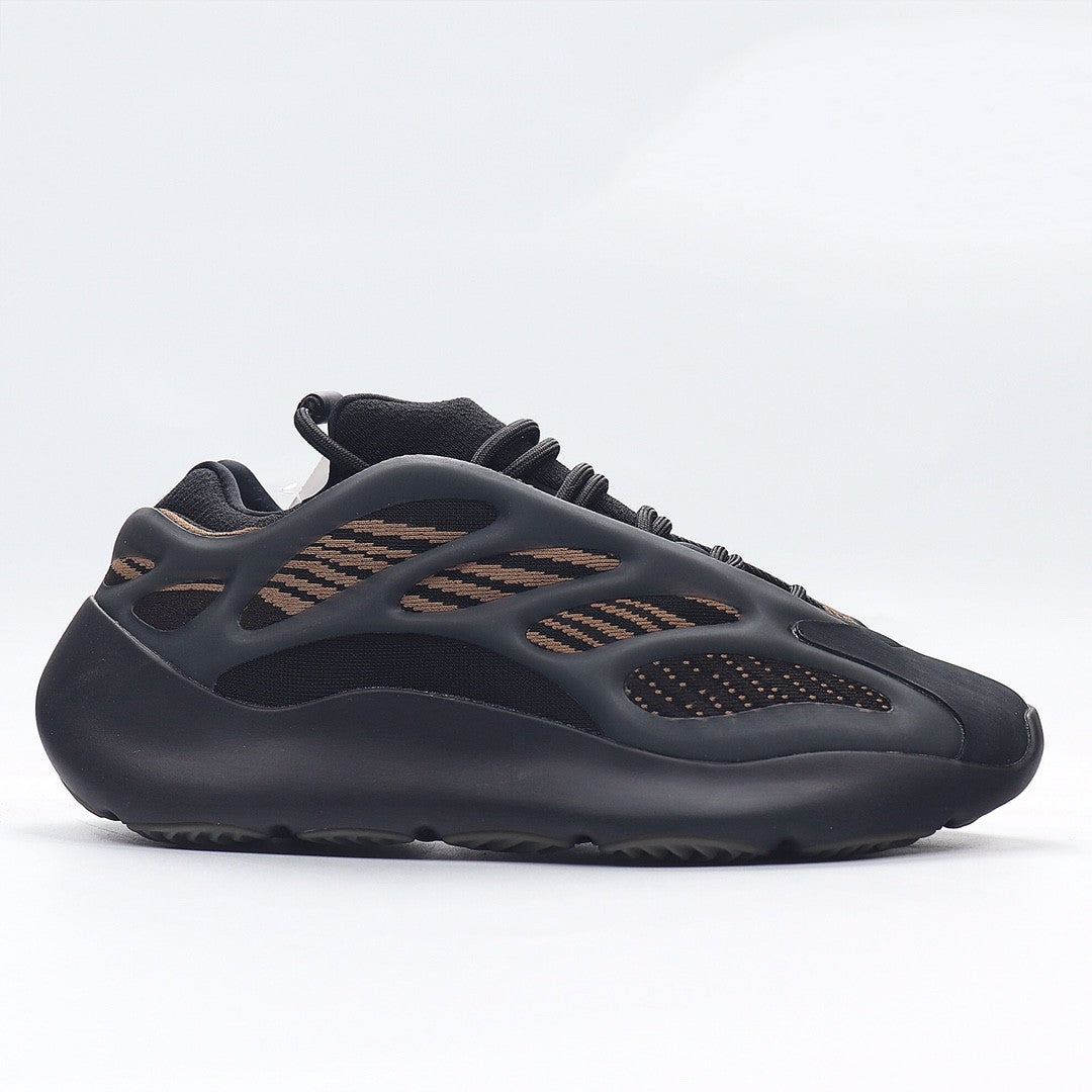Yeezy Boost 700V3“Clay Brown” GY0189