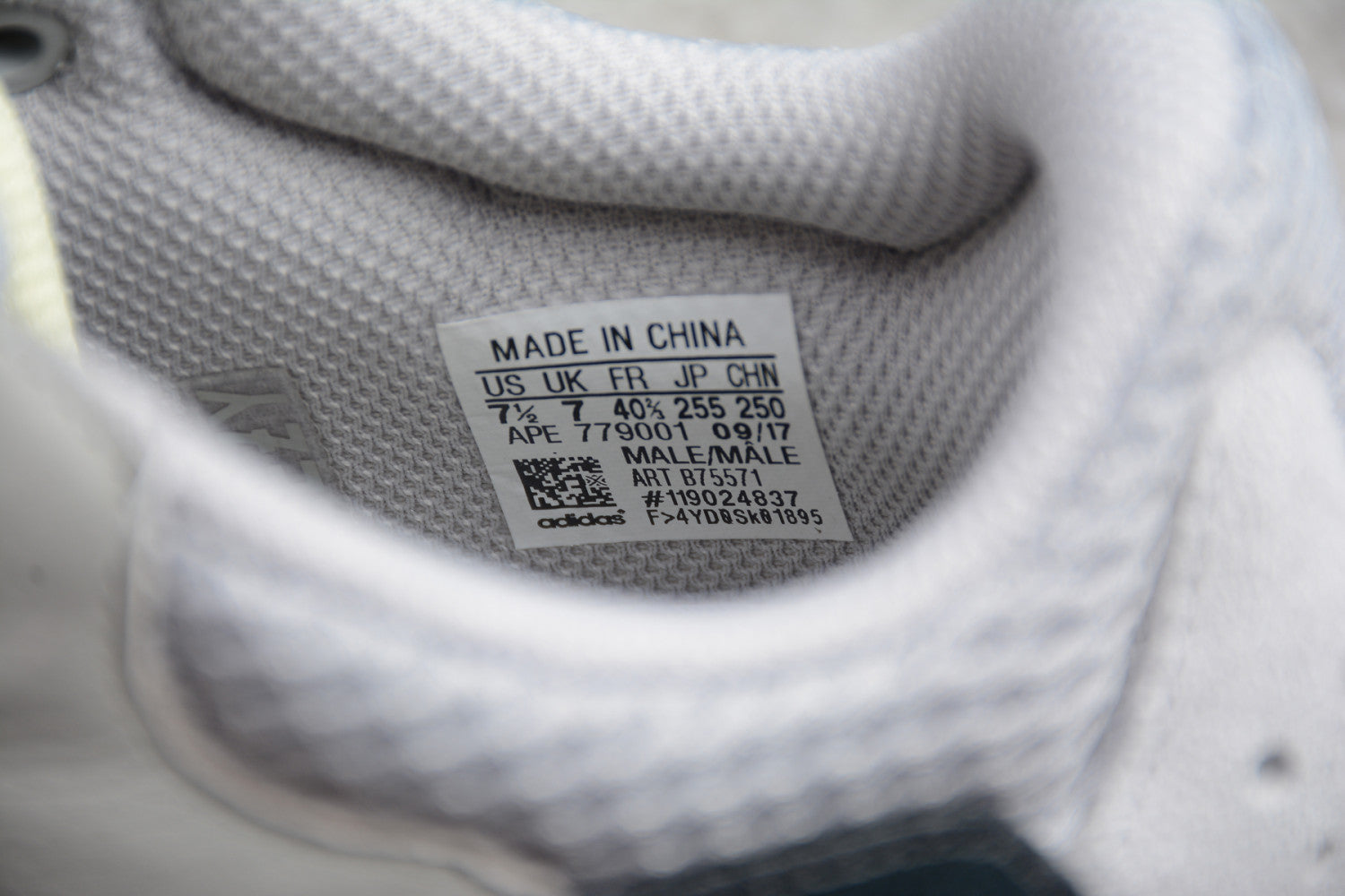 Kanye West x Yeezy Runner Boost 700 Black Green B75571